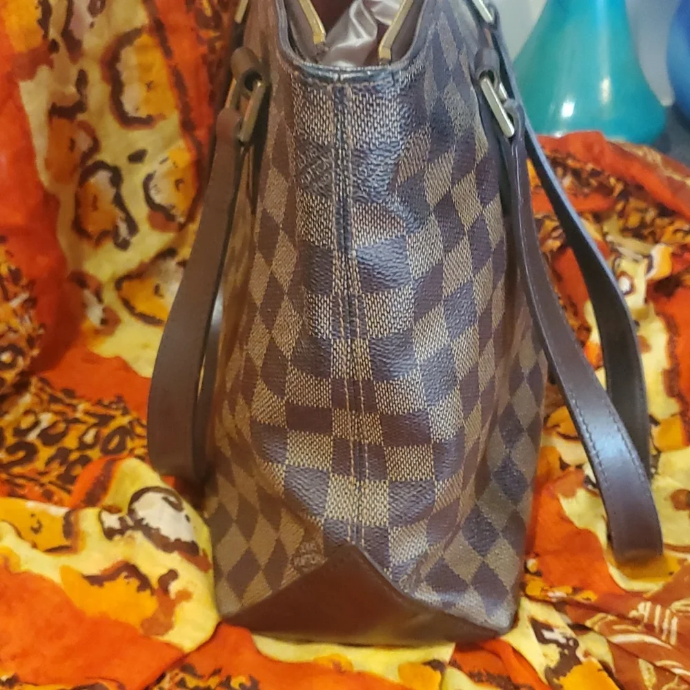 Louis Vuitton Bag with COA - Picture 11 of 16
